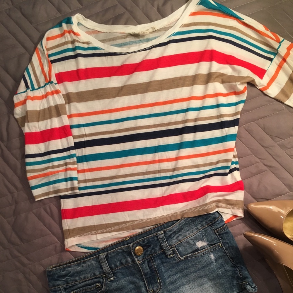 Striped cropped style top